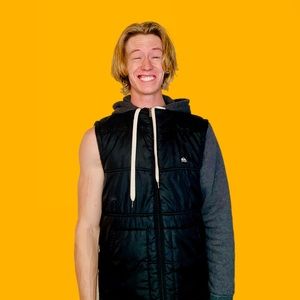 Quicksilver puffer-vest-hoodie with zip off arms.